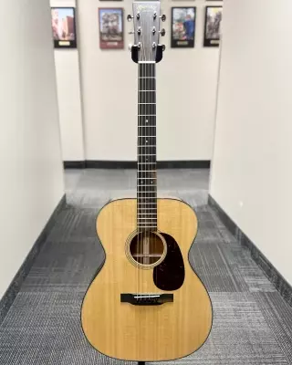 Martin 000-18 2014 2