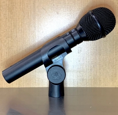 AKG - C535EB Hand Held Condenser Mic 3