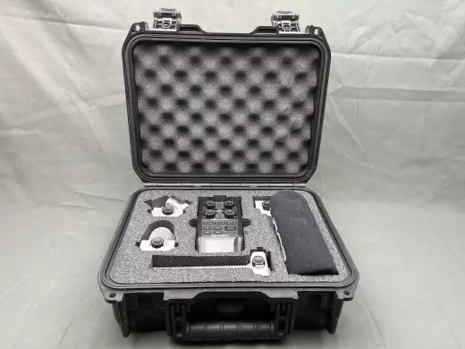 Zoom H6 Handy Recorder with case and accessories 7