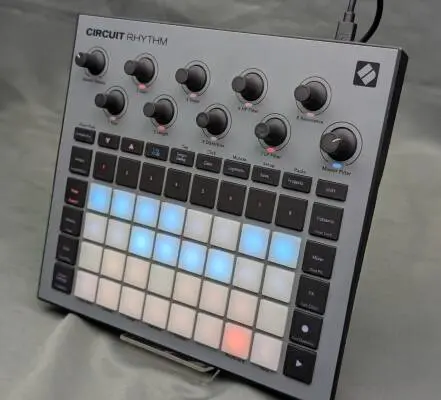 Novation - CIRCUIT RHYTHM PAD BASED GROOVE BOX 2