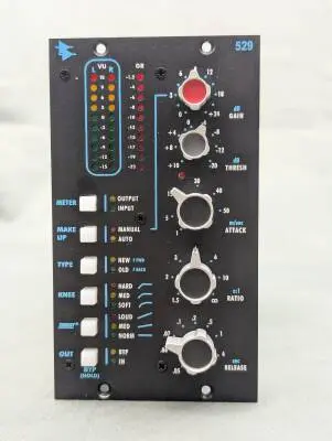 API 529 STEREO COMPRESSOR 500 SERIES
