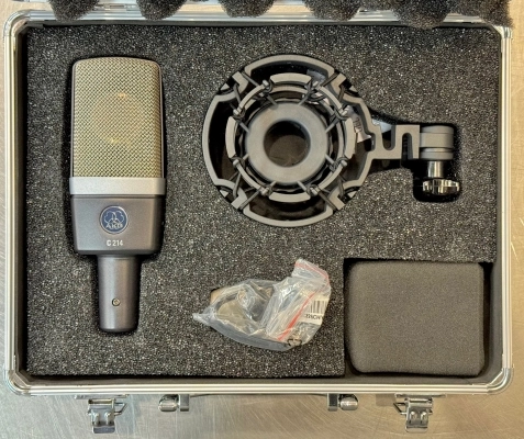 AKG - C214 AKG Condenser Mic 2