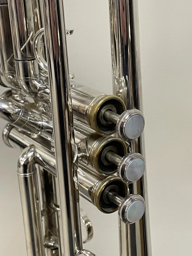 Getzen 3051S Custom Series Bb Trumpet 6