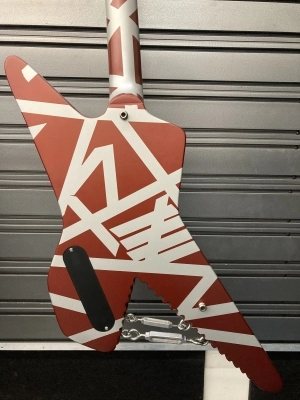 EVH - SHARK GUITAR 4