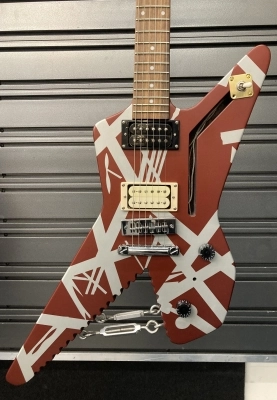 EVH - SHARK GUITAR 3