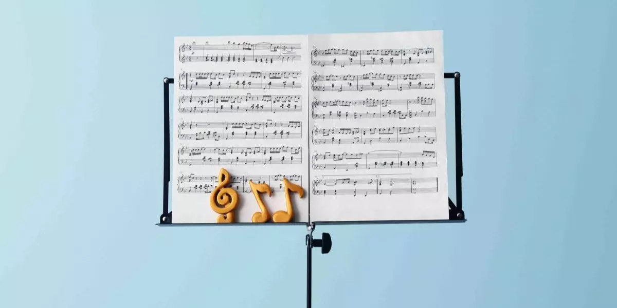 Choosing the Perfect Music Stand Image