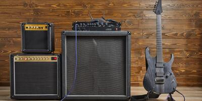 Comparing Different Kinds of Guitar Amplifiers Image