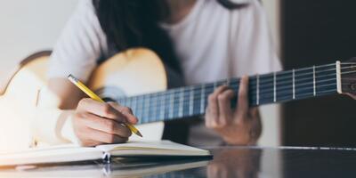 5 Easy Strategies to SMASH Writers Block in Music Image