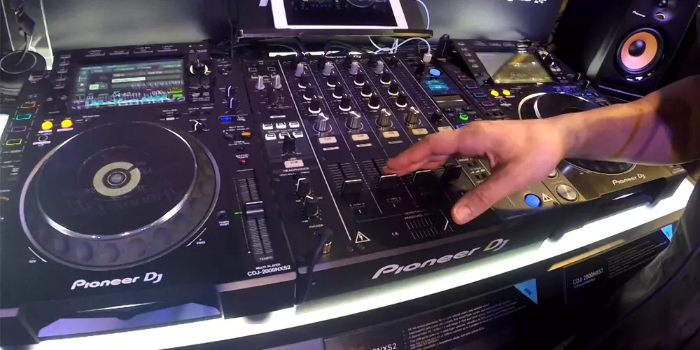 NAMM 2016: New Controllers and Turntables for DJs